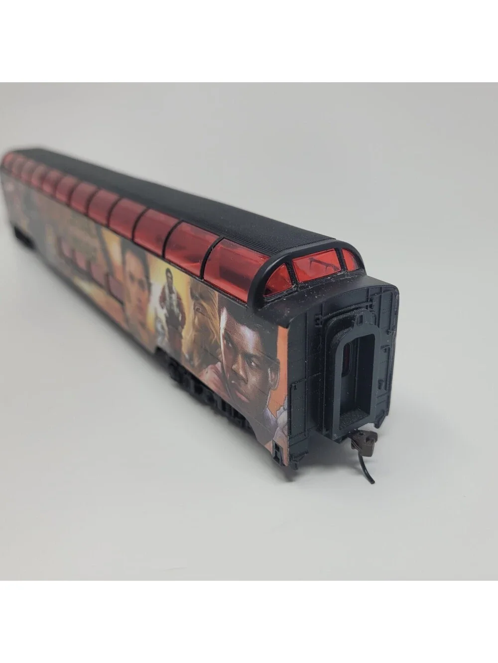 Hawthorne Village Star Wars The Force Awakens Vista Dome Passenger Train Car HO